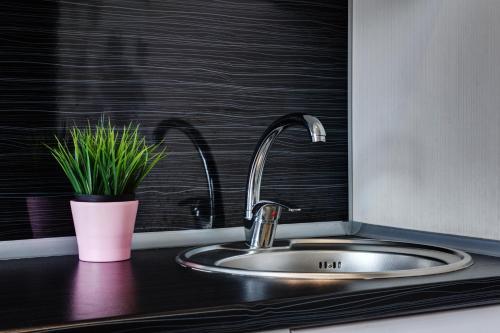 Innhome Apartments Rossiyskaya 167