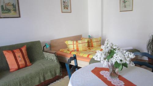 Garden City Apartment