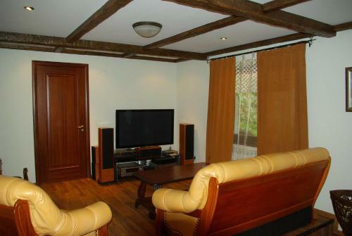 Hostal Omela Chalet