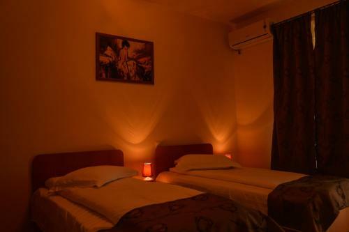 Hostal Pensiunea Kenza