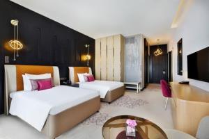 Alrayyan Hotel Doha, Curio Collection By Hilton