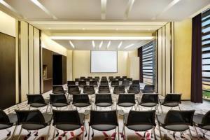 Alrayyan Hotel Doha, Curio Collection By Hilton