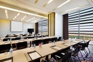 Alrayyan Hotel Doha, Curio Collection By Hilton