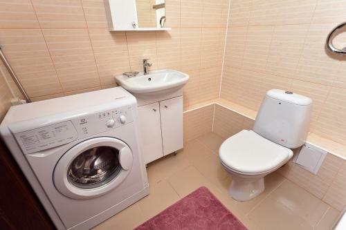 Apartments On Adoratskogo 4