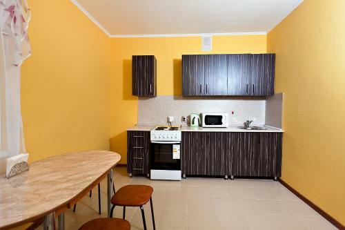 Apartments On Adoratskogo 4