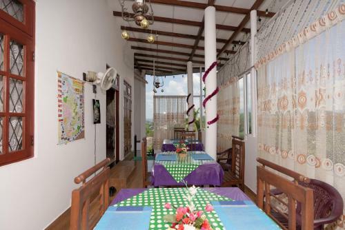 Hostal Kandyan White Holiday Homes