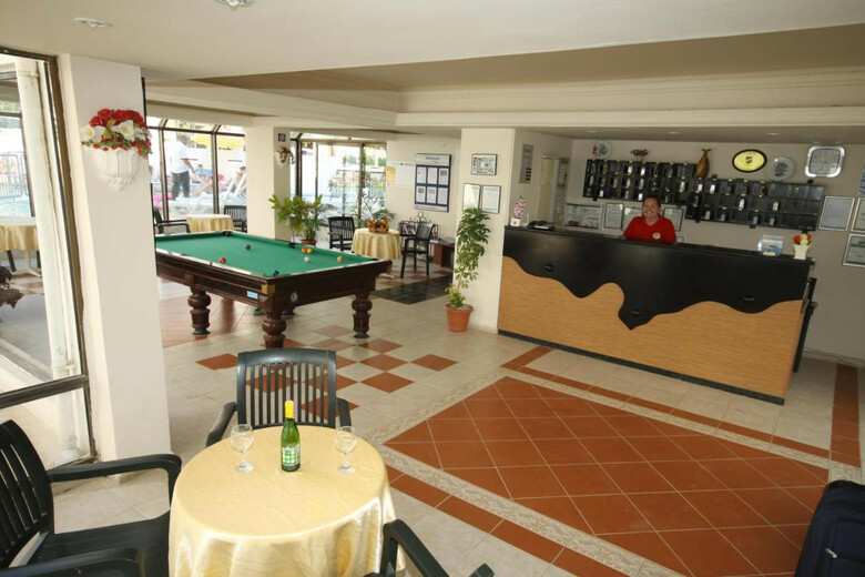 Hotel Tuntas Suites Altinkum