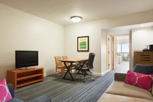 Hotel Embassy Suites Dorado Del Mar Beach & Golf Resort