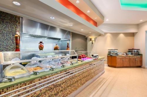 Hotel Embassy Suites Dorado Del Mar Beach & Golf Resort