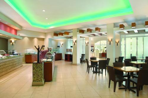 Hotel Embassy Suites Dorado Del Mar Beach & Golf Resort