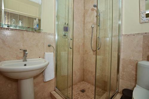 Hostal Mandalay Guest House Plettenberg Bay
