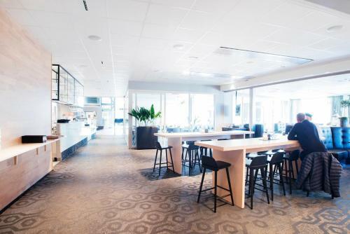 Rc Hotel Sport's & Business