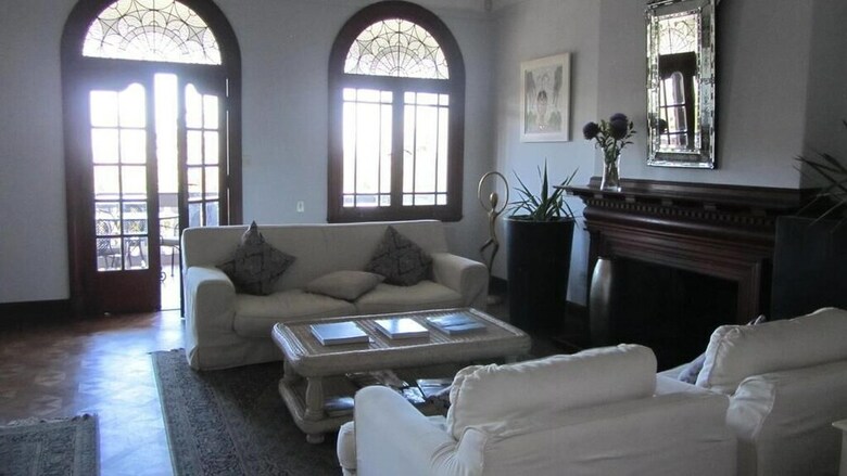 Hostal Cape Riviera Guesthouse