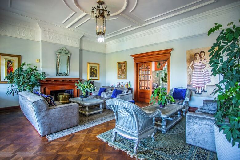 Hostal Cape Riviera Guesthouse