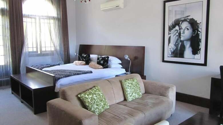 Hostal Cape Riviera Guesthouse