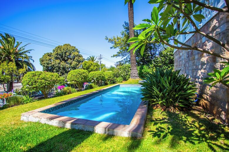 Hostal Cape Riviera Guesthouse