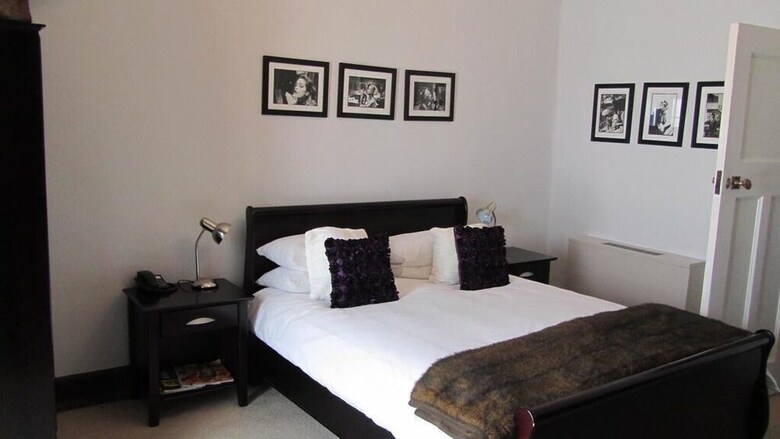 Hostal Cape Riviera Guesthouse