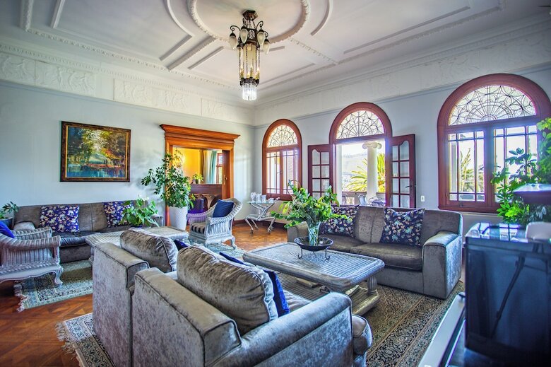 Hostal Cape Riviera Guesthouse