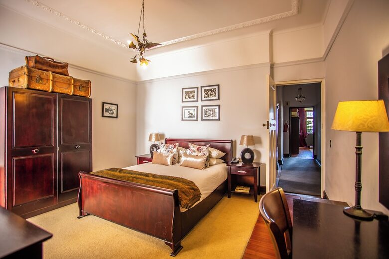 Hostal Cape Riviera Guesthouse