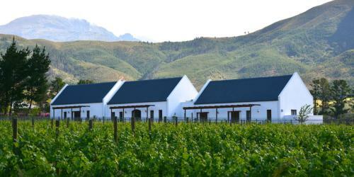 Hostal The Terraces @ Chambray Estate