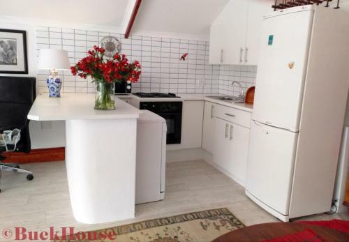 Buckhouse Elegant Village Apartment