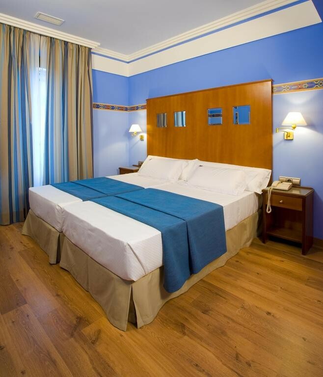 Aparthotel Suites Gran V�a 44