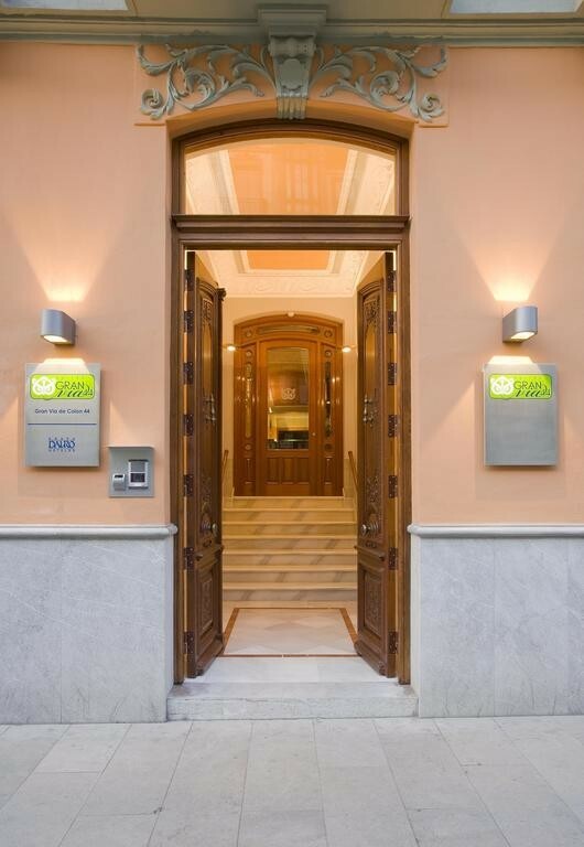 Aparthotel Suites Gran V�a 44