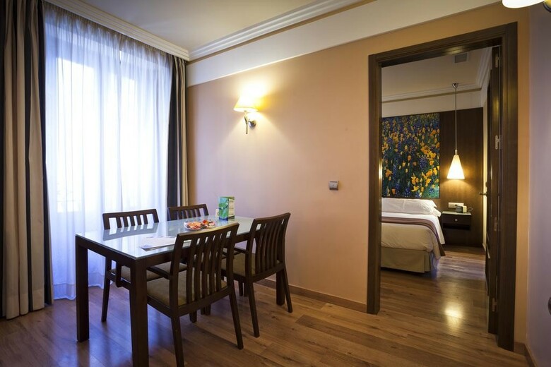 Aparthotel Suites Gran V�a 44