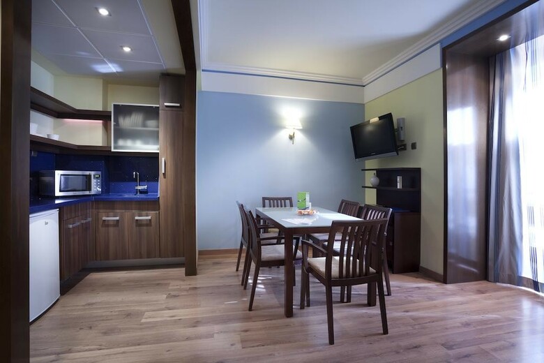 Aparthotel Suites Gran V�a 44