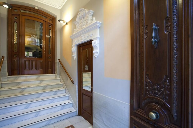 Aparthotel Suites Gran V�a 44