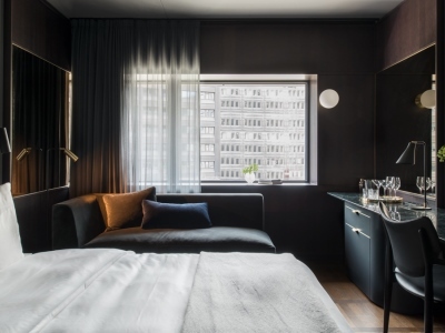 Hotel At Six