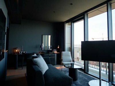 Hotel At Six