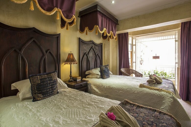 Hostal De Ark Guest House