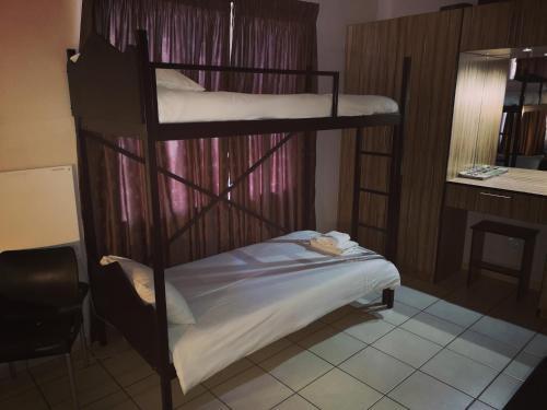 Hostal Rose Garden Overnight Stay
