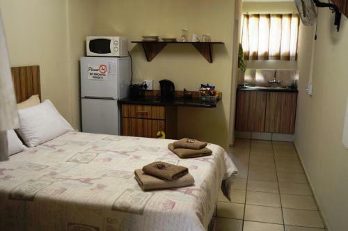 Hostal Rose Garden Overnight Stay