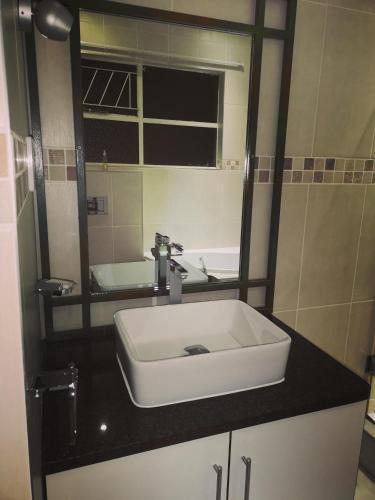 Hostal Rose Garden Overnight Stay