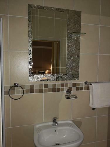 Hostal Rose Garden Overnight Stay