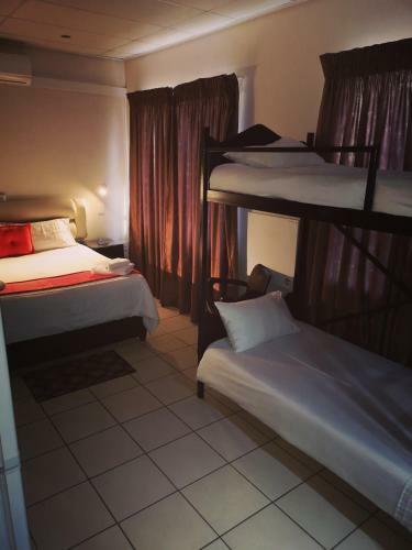 Hostal Rose Garden Overnight Stay