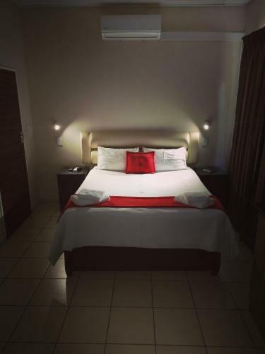Hostal Rose Garden Overnight Stay