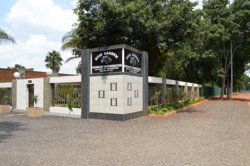 Hostal Rose Garden Overnight Stay