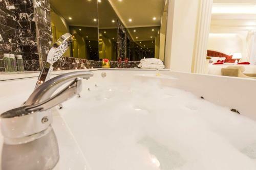 Andalouse Elegant Suite Hotel
