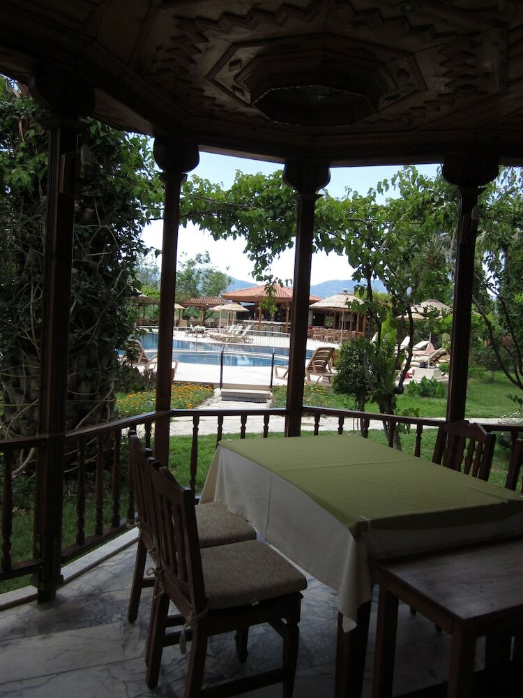 Asur Hotel & Aparts & Villas