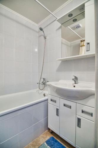 Apartment On Gnata Khotkevycha 28