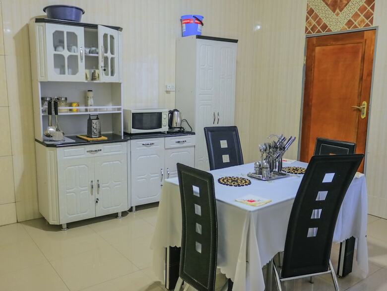 Km Executive Lodge