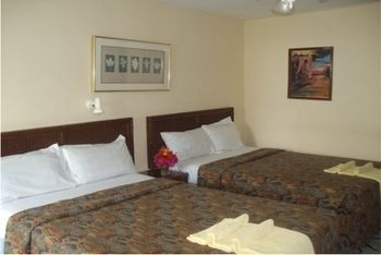 Holiday Beach Club Hotel