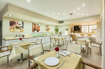 Anna Hotel