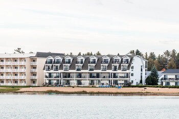 Hotel Quality Inn & Suites Beachfront