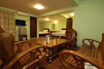 Hotel 100 Moon Inn
