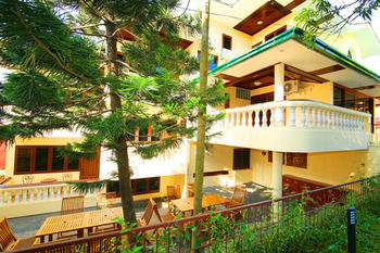 Hotel 100 Moon Inn