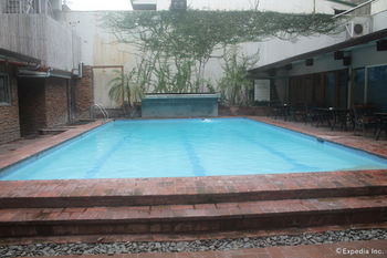 Oasis Paco Park Hotel